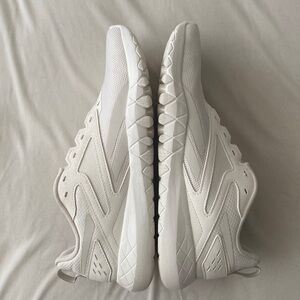 Work just twice indoors, these brand new 10.5 Reeboks are perfect for summer